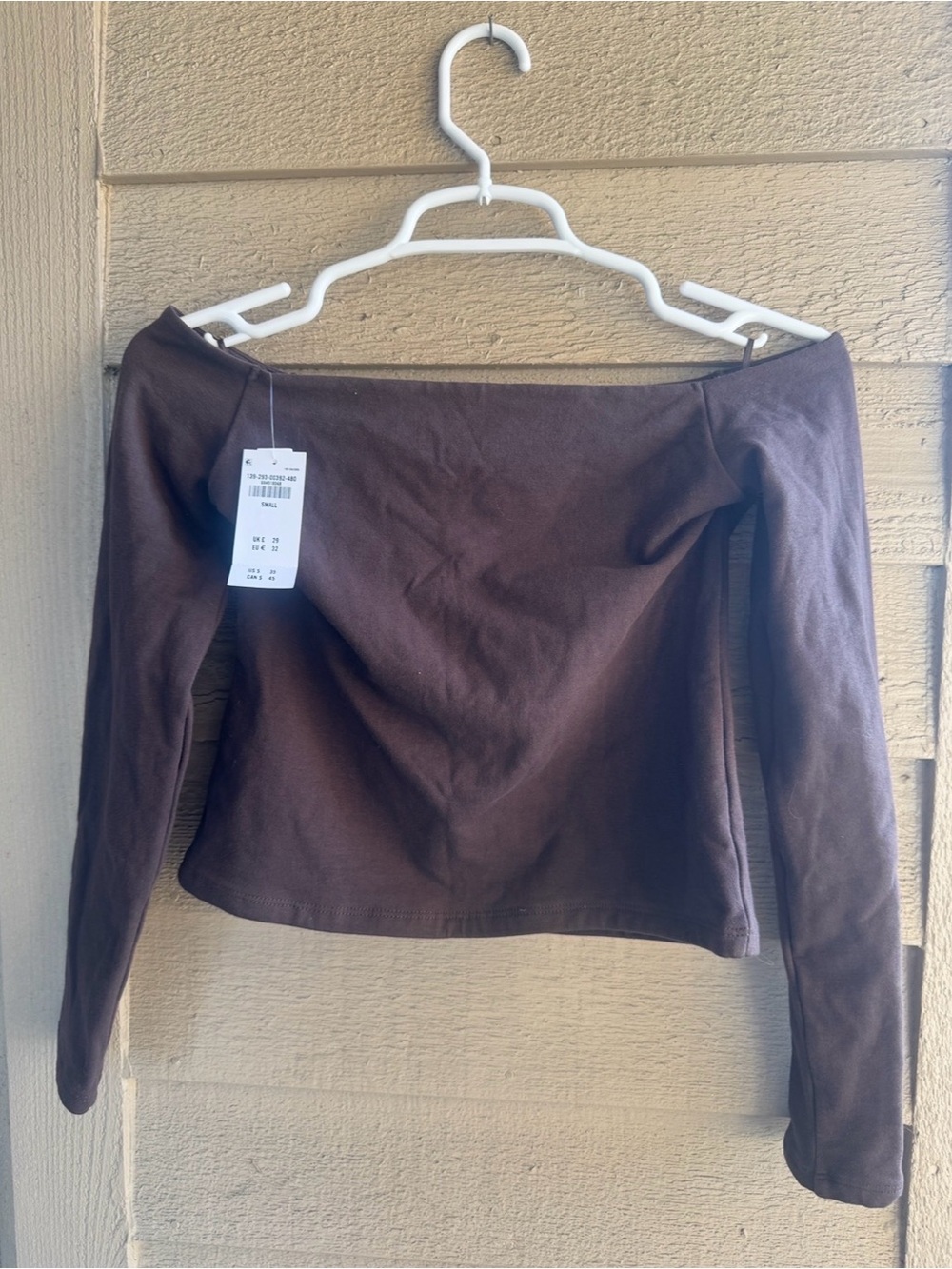 Abercrombie & Fitch - Bra-Free Off-The-Shoulder Long-Sleeve Top - Picture 2 of 4